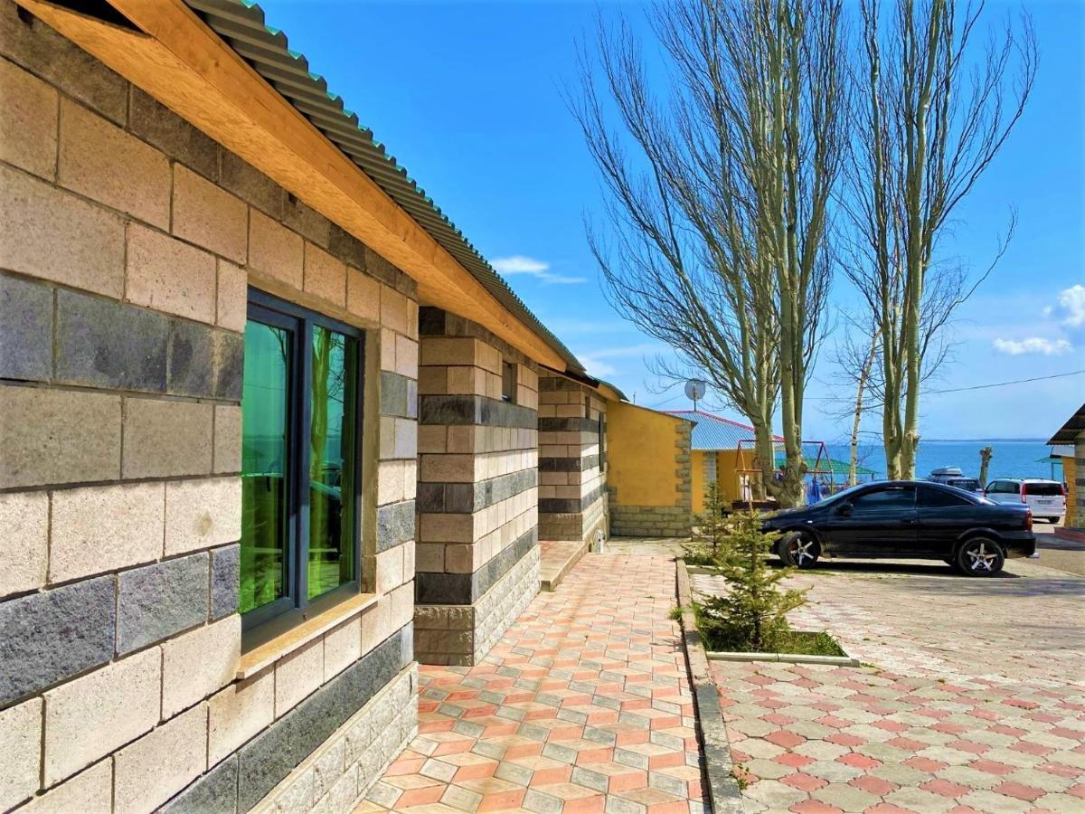 Arevik Verona 3 - Отель На Берегу Озера С Видом На Севанаванк Exteriér fotografie